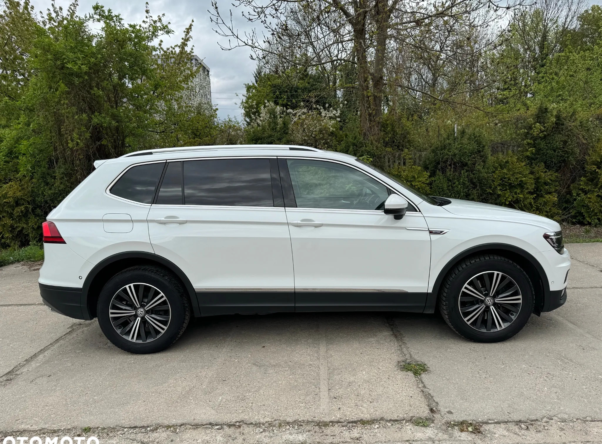 Volkswagen Tiguan cena 98000 przebieg: 127000, rok produkcji 2018 z Łódź małe 326